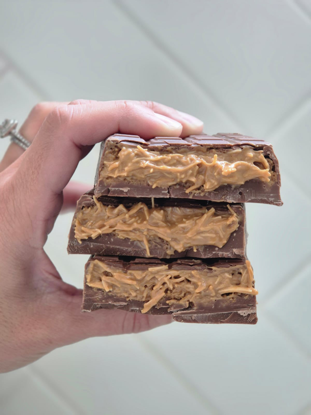 Dubai Biscoff Knafeh Chocolate Bar