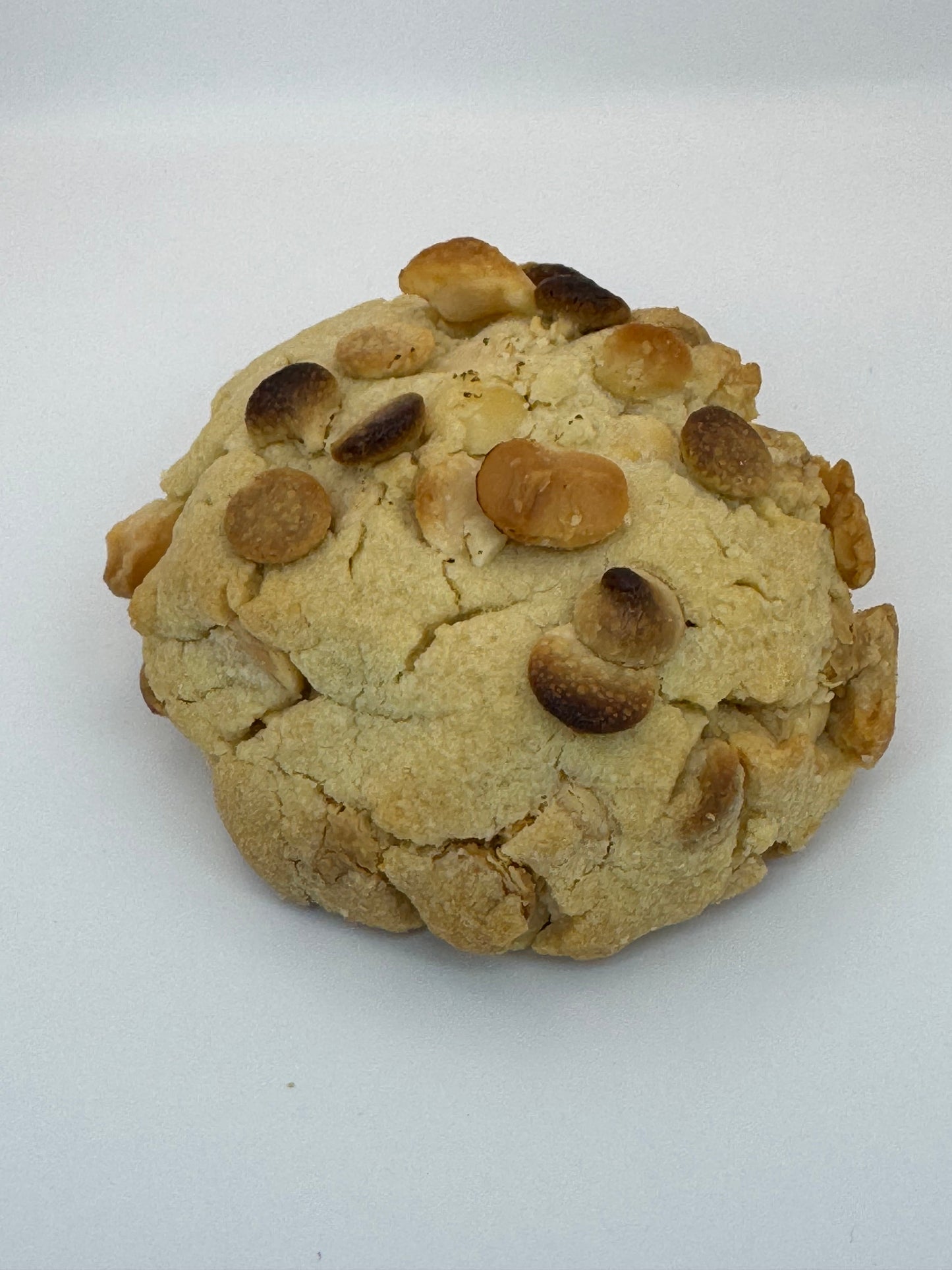 White Choc Macadamia Cookie – Buttery & Crunchy